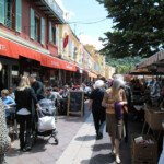 Travlhed og turister på Cours Saleya