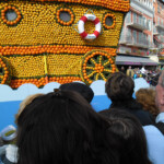 Optog under citronfesten i Menton. Skib lavet af citroner.