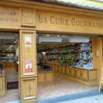 La Cure Gourmande i Vieux Nice, hvor man kan købe kager, chokolade, karameller og andre søde sager.